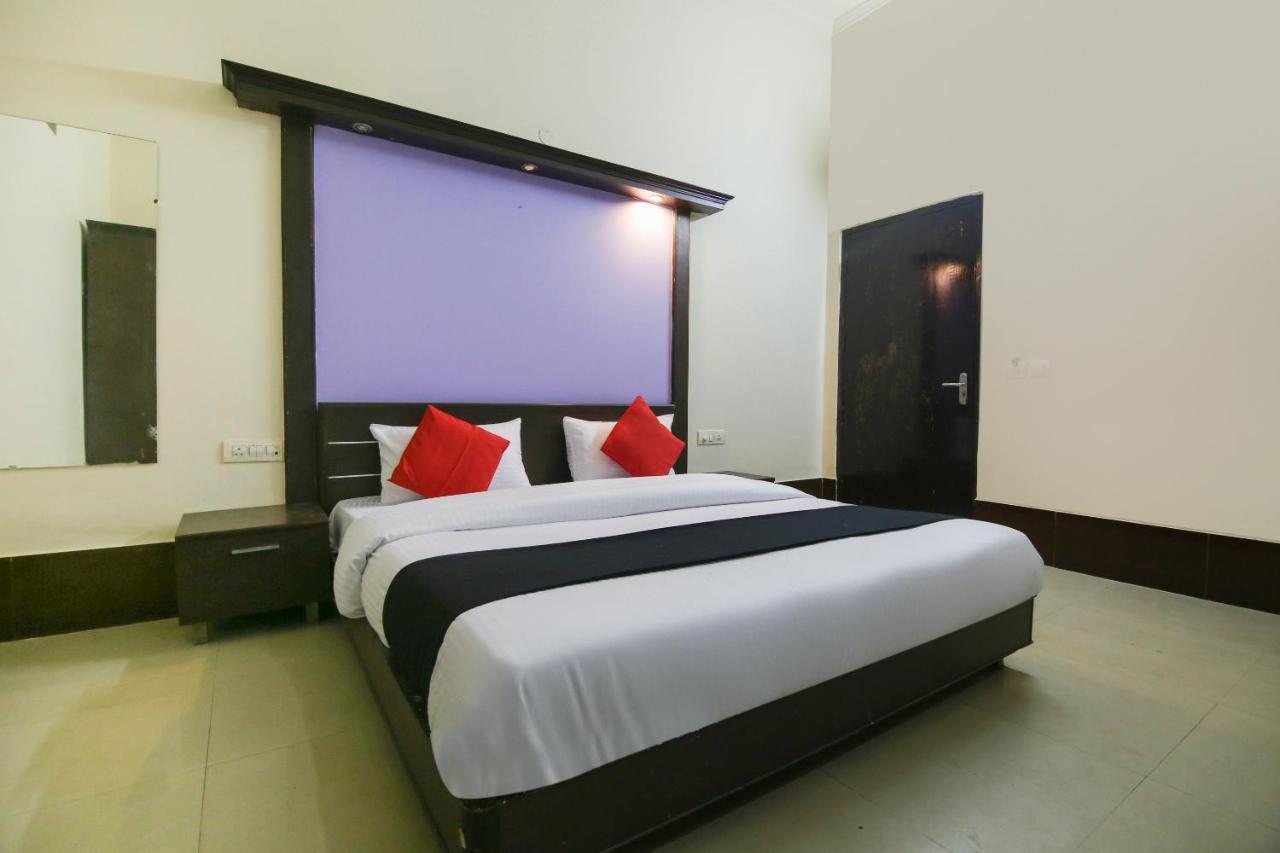 Capital O 68148 Hotel Shree Jee Palace Ghaziabad Εξωτερικό φωτογραφία