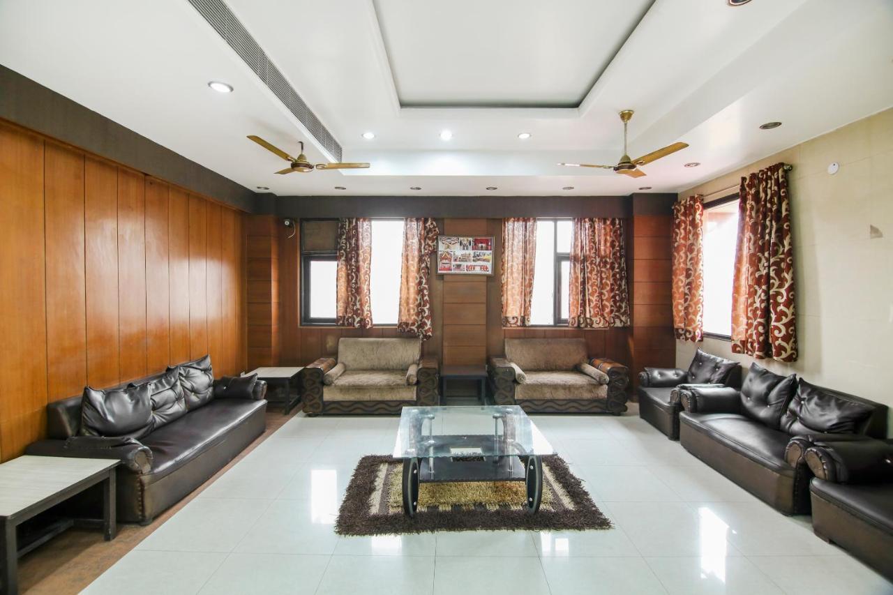 Capital O 68148 Hotel Shree Jee Palace Ghaziabad Εξωτερικό φωτογραφία